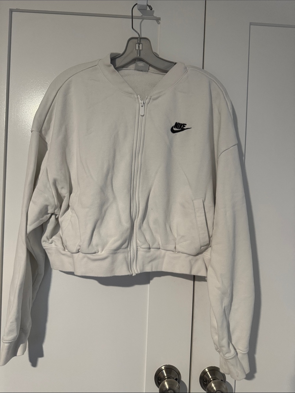 Nike White Cropped Zip-Up Bomber sweatshirt